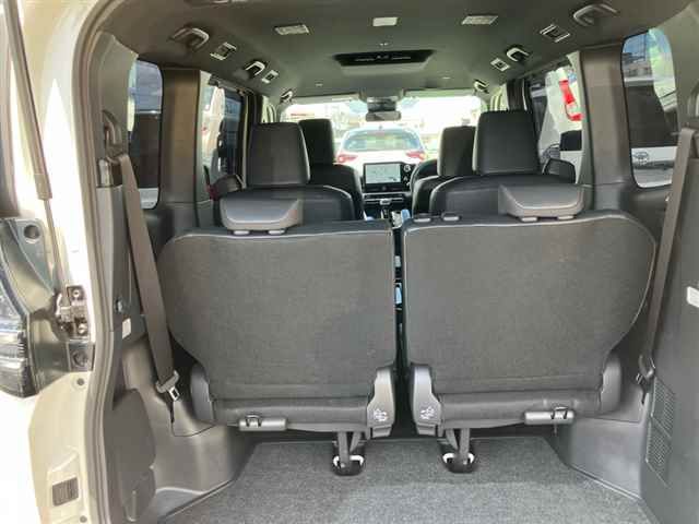 2023 Toyota Voxy S-Z auction photo 10