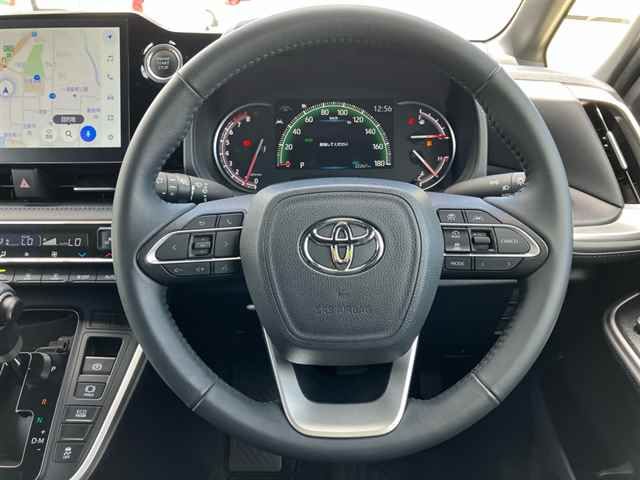 2023 Toyota Voxy S-Z auction photo 3