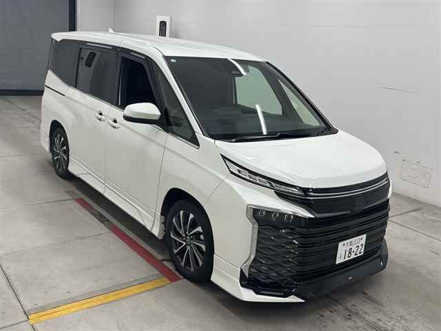 Japan Auction Vehicles 12 2023 Toyota Voxy S-Z auction photo