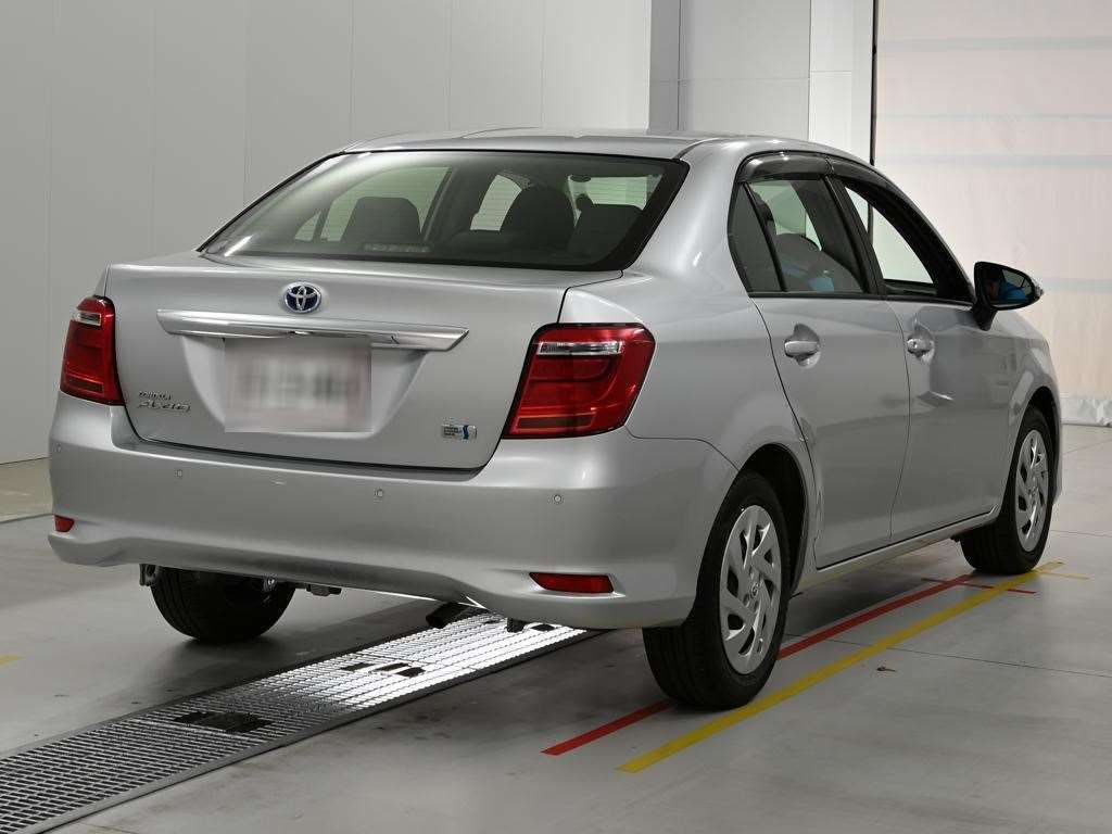 2021 Toyota Corolla Axio ハイブリッド EX auction photo 2