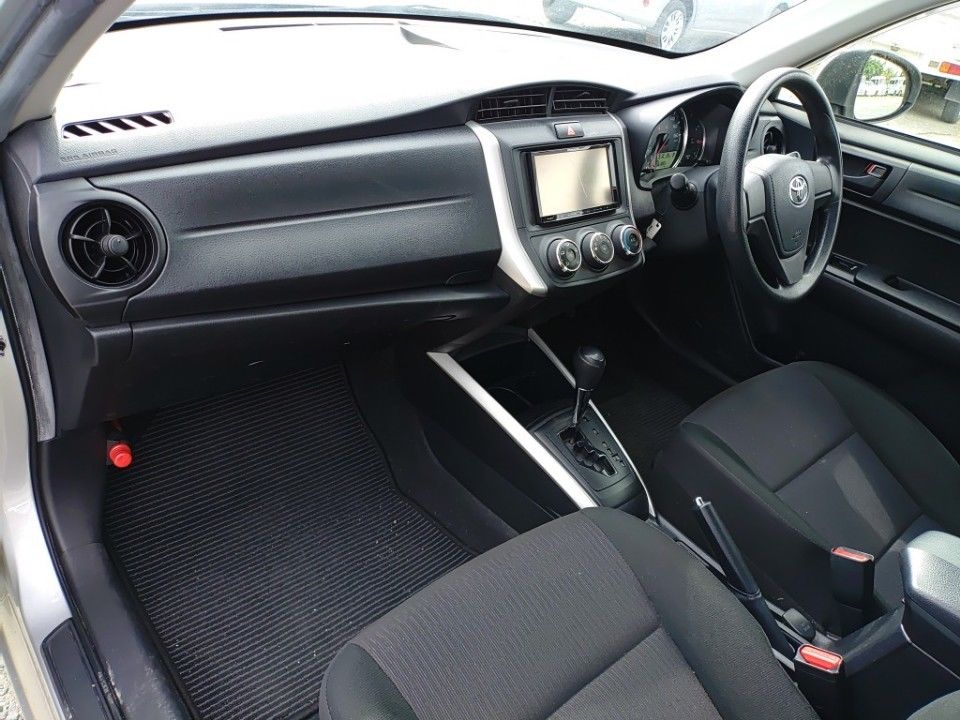 2017 Toyota Corolla Fielder auction photo 16