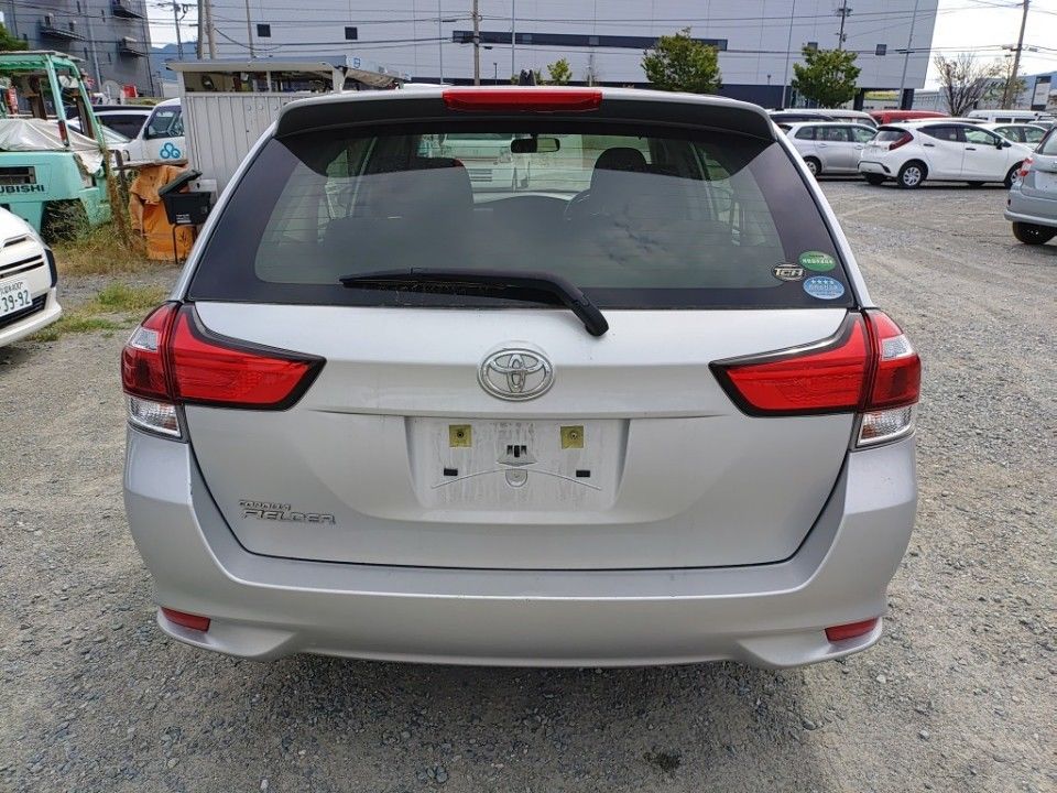 2017 Toyota Corolla Fielder auction photo 5