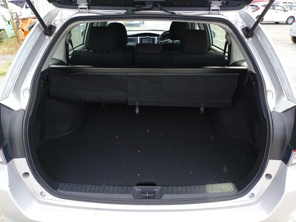 2017 Toyota Corolla Fielder auction photo 8