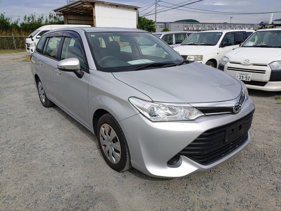 2017 Toyota Corolla Fielder auction photo 4