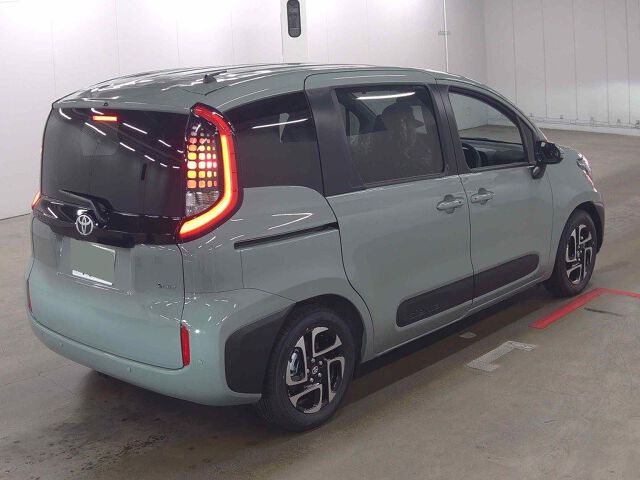 2026 Toyota Sienta Hybrid Z auction photo 5