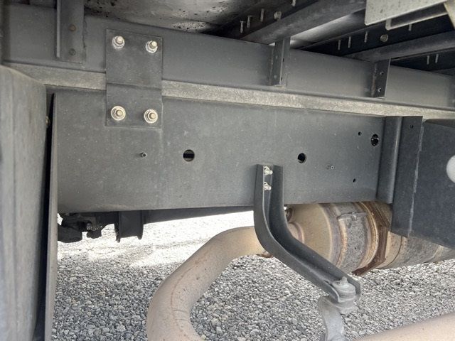 2017 Hino Ranger Aluminum van auction photo 17