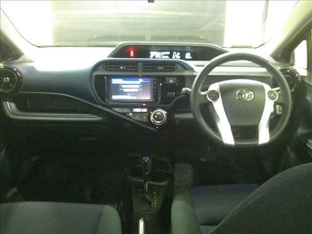 2015 Toyota Aqua S auction photo 5