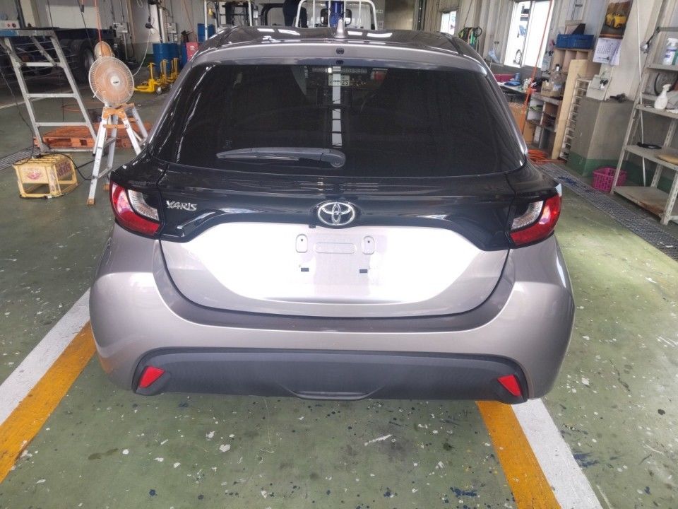 2023 Toyota Yaris auction photo 5
