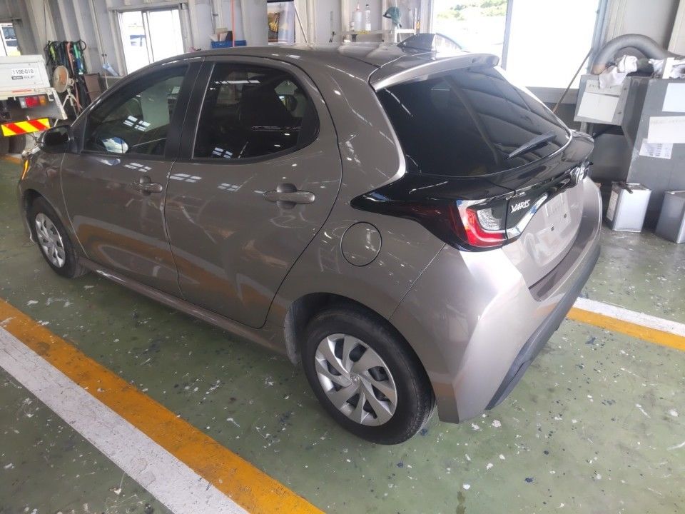 2023 Toyota Yaris auction photo 6
