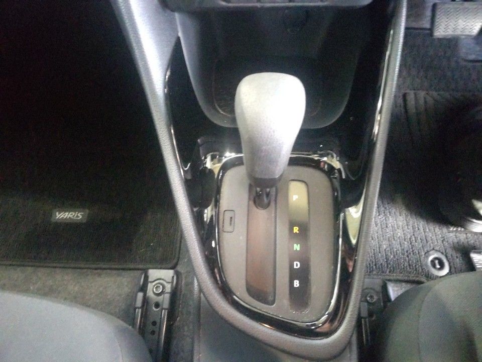 2023 Toyota Yaris auction photo 12