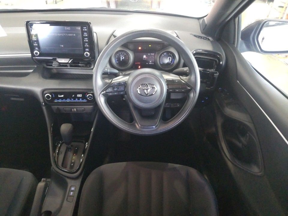 2023 Toyota Yaris auction photo 3