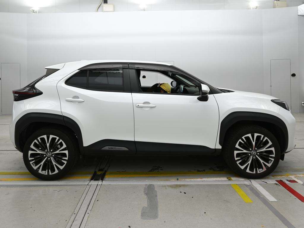 2023 Toyota Yaris Cross Z auction photo 3