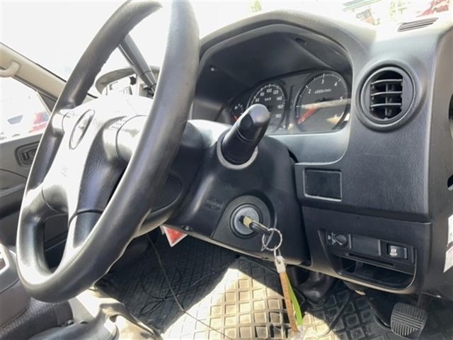 2009 Isuzu コモ バン auction photo 7