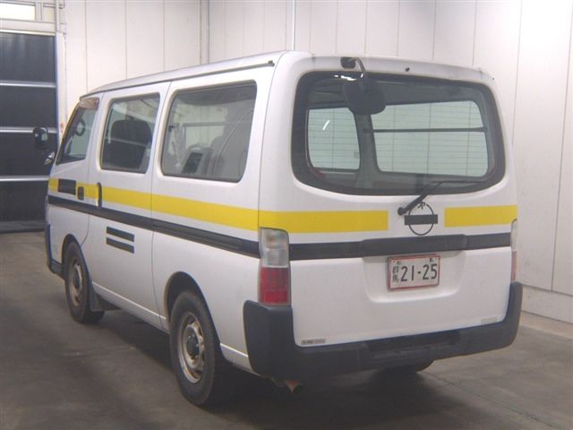 2009 Isuzu コモ バン auction photo 2
