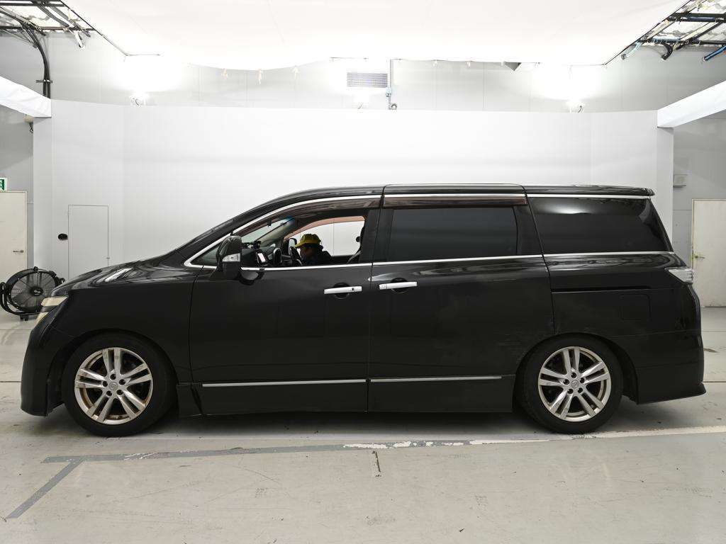 2010 Nissan Elgrand 250ハイウェイスター auction photo 4