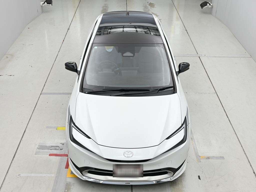 2023 Toyota Prius PHEV Z auction photo 7