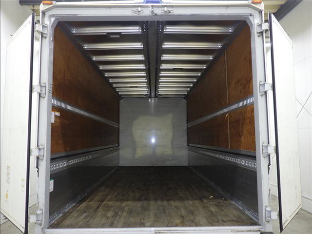2018 Isuzu Forward ウィング auction photo 4