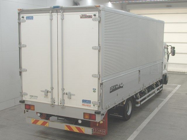 2018 Isuzu Forward ウィング auction photo 2