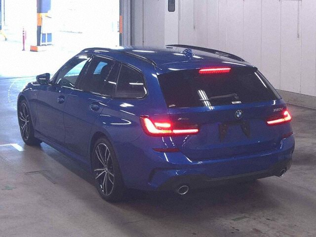 2021 BMW 3 Series 320DXDR Touring M Sport 4WD auction photo 2