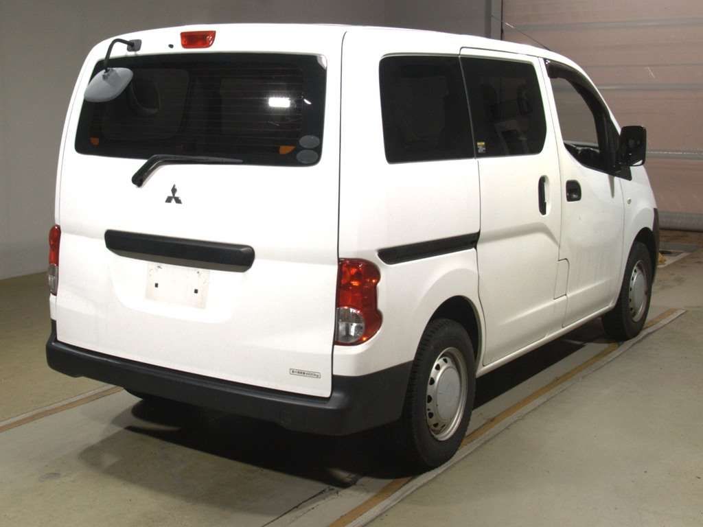 2017 Mitsubishi デリカバン DX auction photo 2