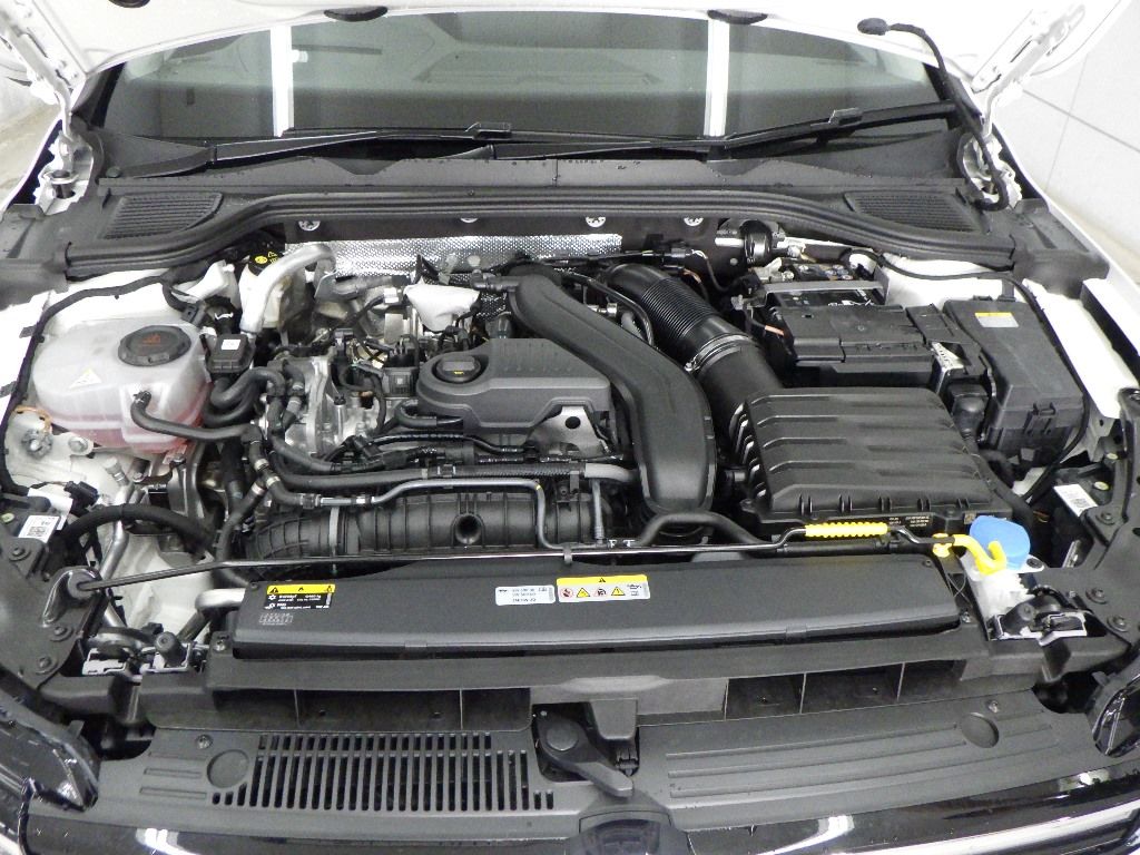 2025 Volkswagen ゴルフ 5HB eTSI Style auction photo 15