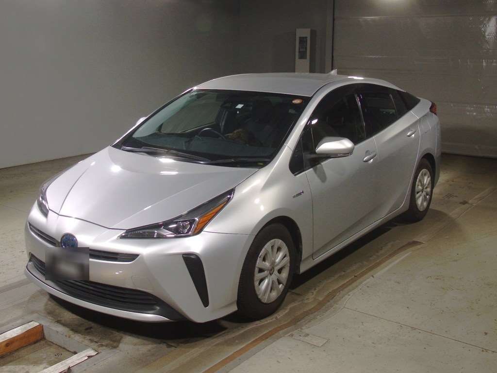 Japan Auction Vehicles 4 2019 Toyota Prius S auction photo
