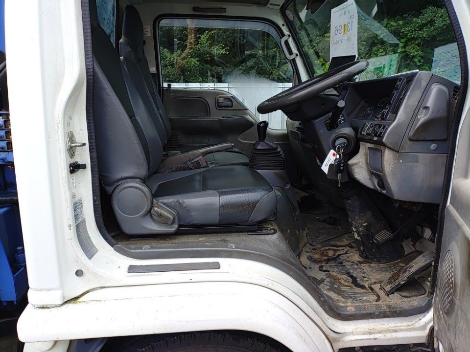 2010 Isuzu Elf auction photo 3