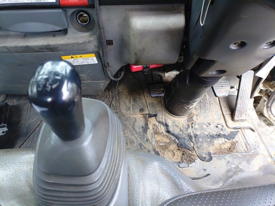 2010 Isuzu Elf auction photo 12
