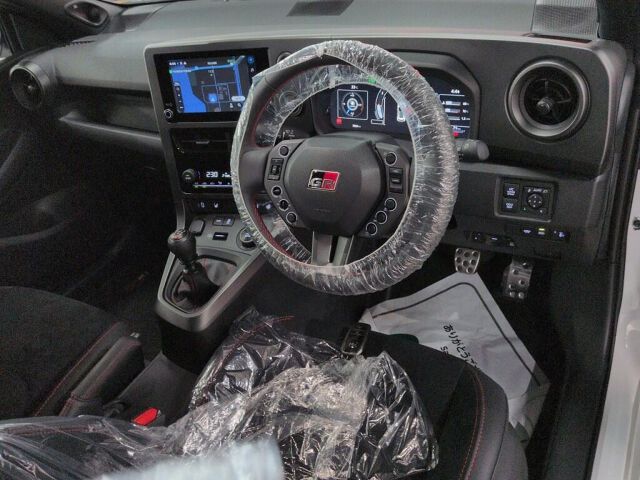 2025 Toyota GR Yaris RZ High P + Aero P Package 4WD auction photo 3