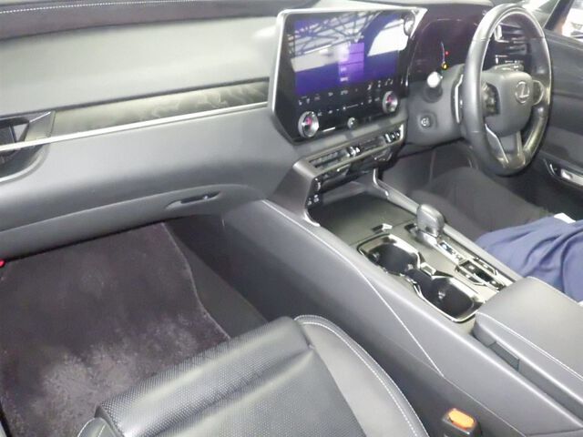 2023 Lexus RX RX350HバージョL auction photo 3