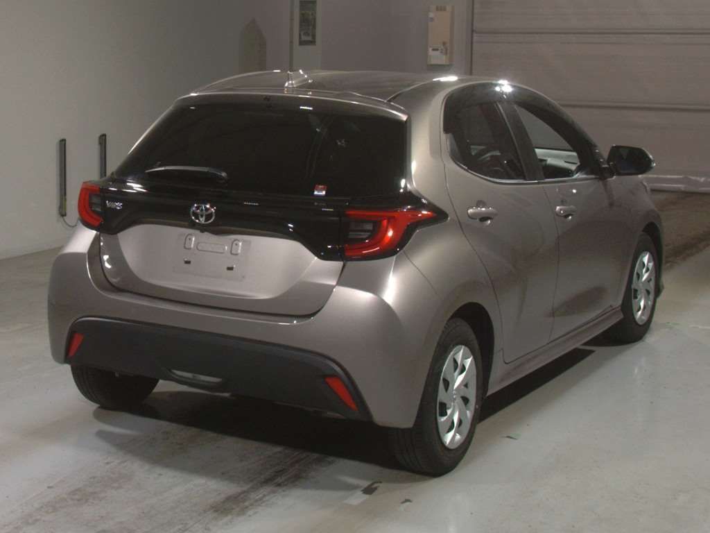 2023 Toyota Yaris G auction photo 2