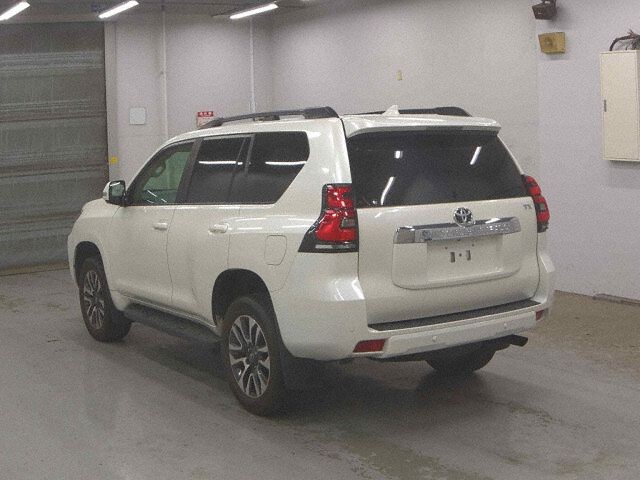 2023 Toyota Land Cruiser Prado TX Lパッケージ 4WD auction photo 2