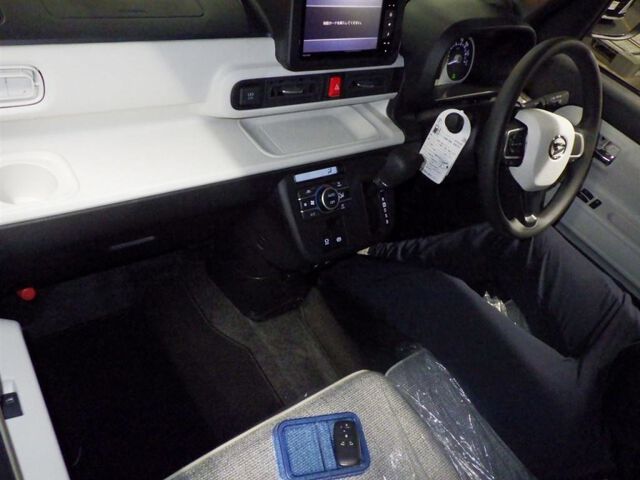 2025 Daihatsu Move Canbus Stripes G auction photo 3