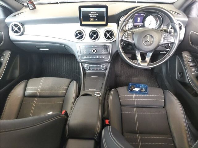2016 Mercedes-Benz GLA-Class GLA180 auction photo 3