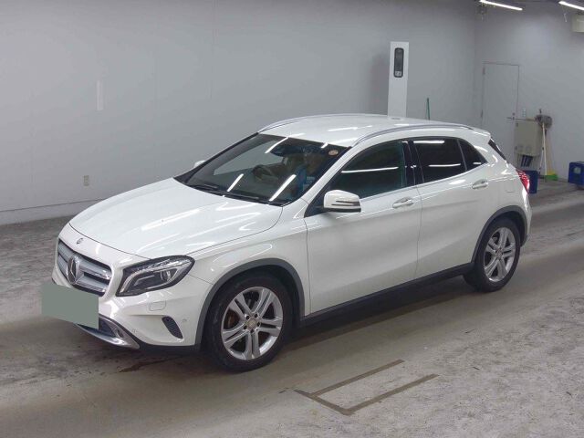 2016 Mercedes-Benz GLA-Class GLA180 auction photo 4