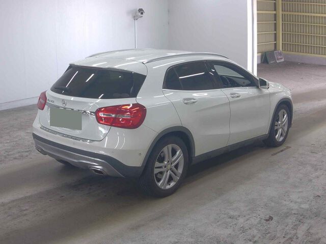 2016 Mercedes-Benz GLA-Class GLA180 auction photo 5