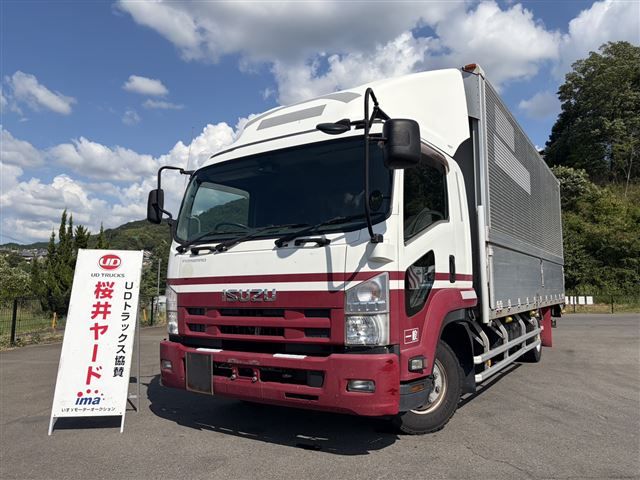 2013 Isuzu Forward ウィング Japan auction vehicle
