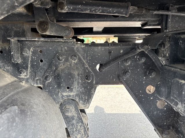 2013 Isuzu Elf dump auction photo 14