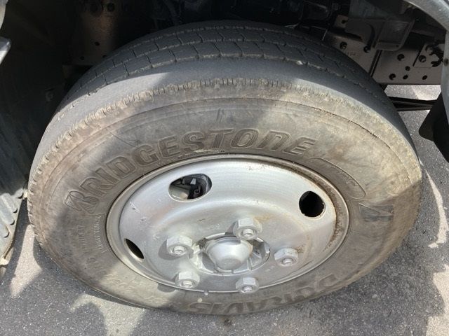 2013 Isuzu Elf dump auction photo 9