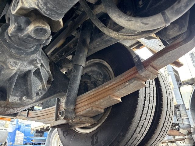 2013 Isuzu Elf dump auction photo 10