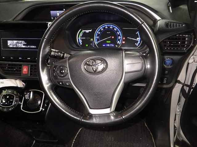 2017 Toyota Voxy Hybrid ZS Kirameki II auction photo 8