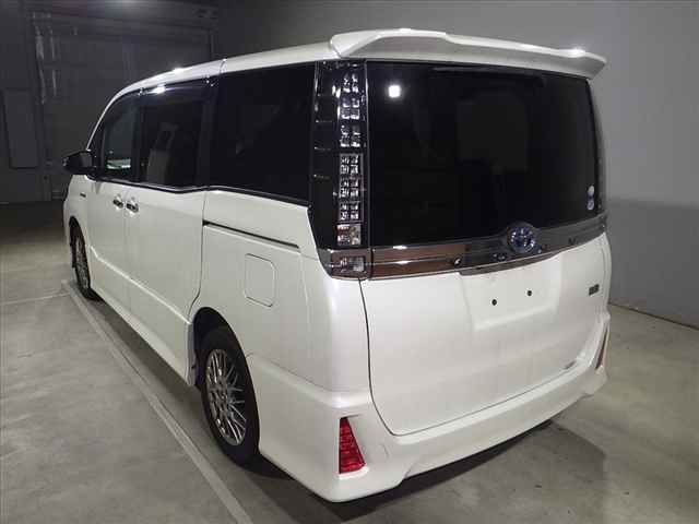 2017 Toyota Voxy Hybrid ZS Kirameki II auction photo 4
