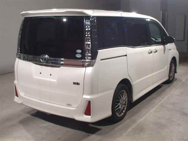 2017 Toyota Voxy Hybrid ZS Kirameki II auction photo 2