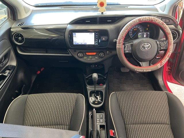 2018 Toyota Vitz ジュエラ auction photo 5