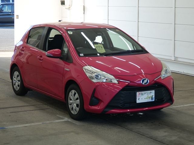 2018 Toyota Vitz ジュエラ Japan auction vehicle