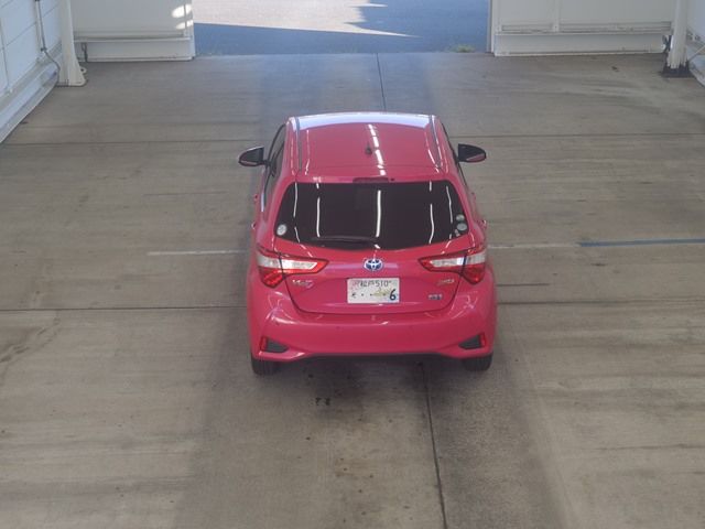 2018 Toyota Vitz ジュエラ auction photo 3