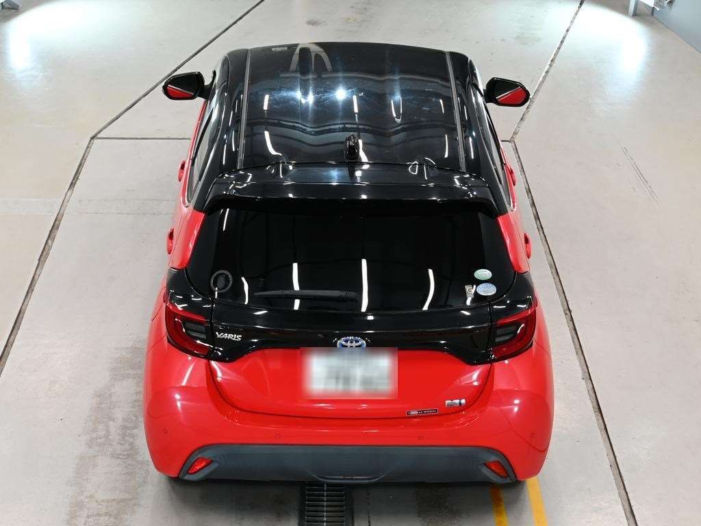 2020 Toyota Yaris ハイブリッドZ auction photo 8