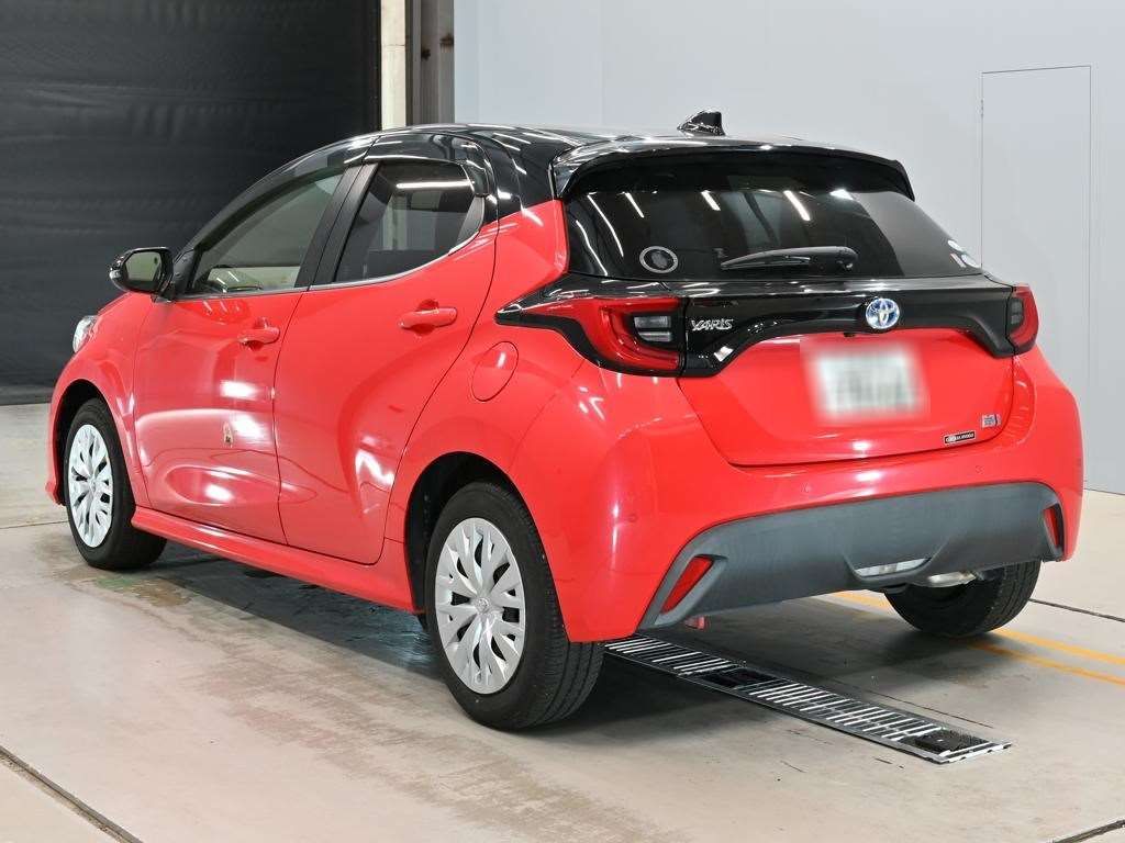 2020 Toyota Yaris ハイブリッドZ auction photo 6