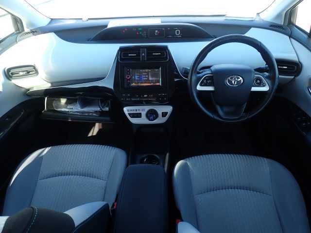 2016 Toyota Prius S auction photo 3