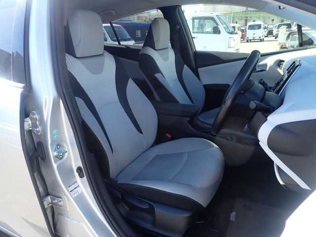2016 Toyota Prius S auction photo 5